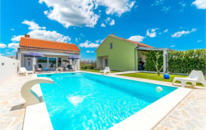 Stunning home in Benkovac w/ Outdoor swimming pool, WiFi and 3 Bedrooms